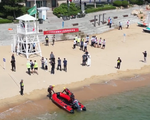 海濱度假旅游：水上應急演練筑安全防線，專業守護伴您暢享夏日